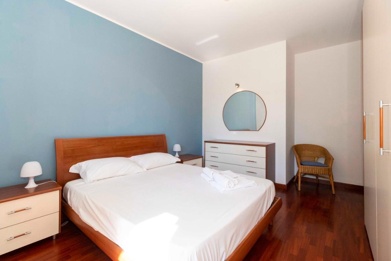 Ferienwohnung Cozy&Spacious Apt 2 Min Walk From The Tram Stop! Turin Exterior foto