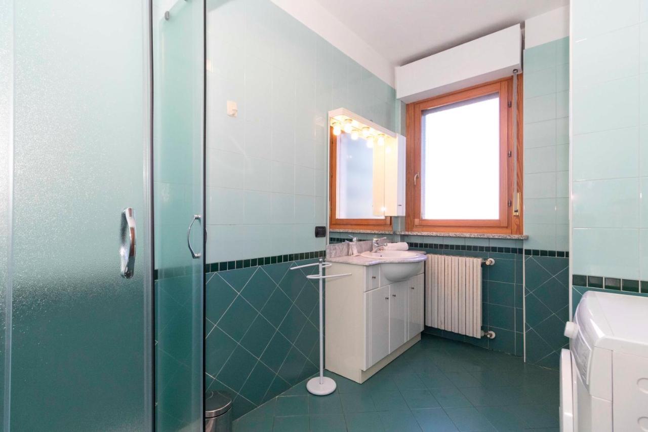 Ferienwohnung Cozy&Spacious Apt 2 Min Walk From The Tram Stop! Turin Exterior foto