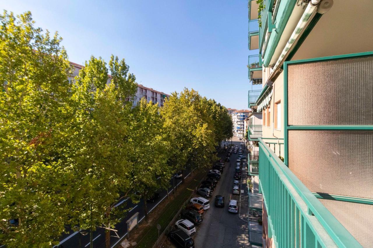 Ferienwohnung Cozy&Spacious Apt 2 Min Walk From The Tram Stop! Turin Exterior foto
